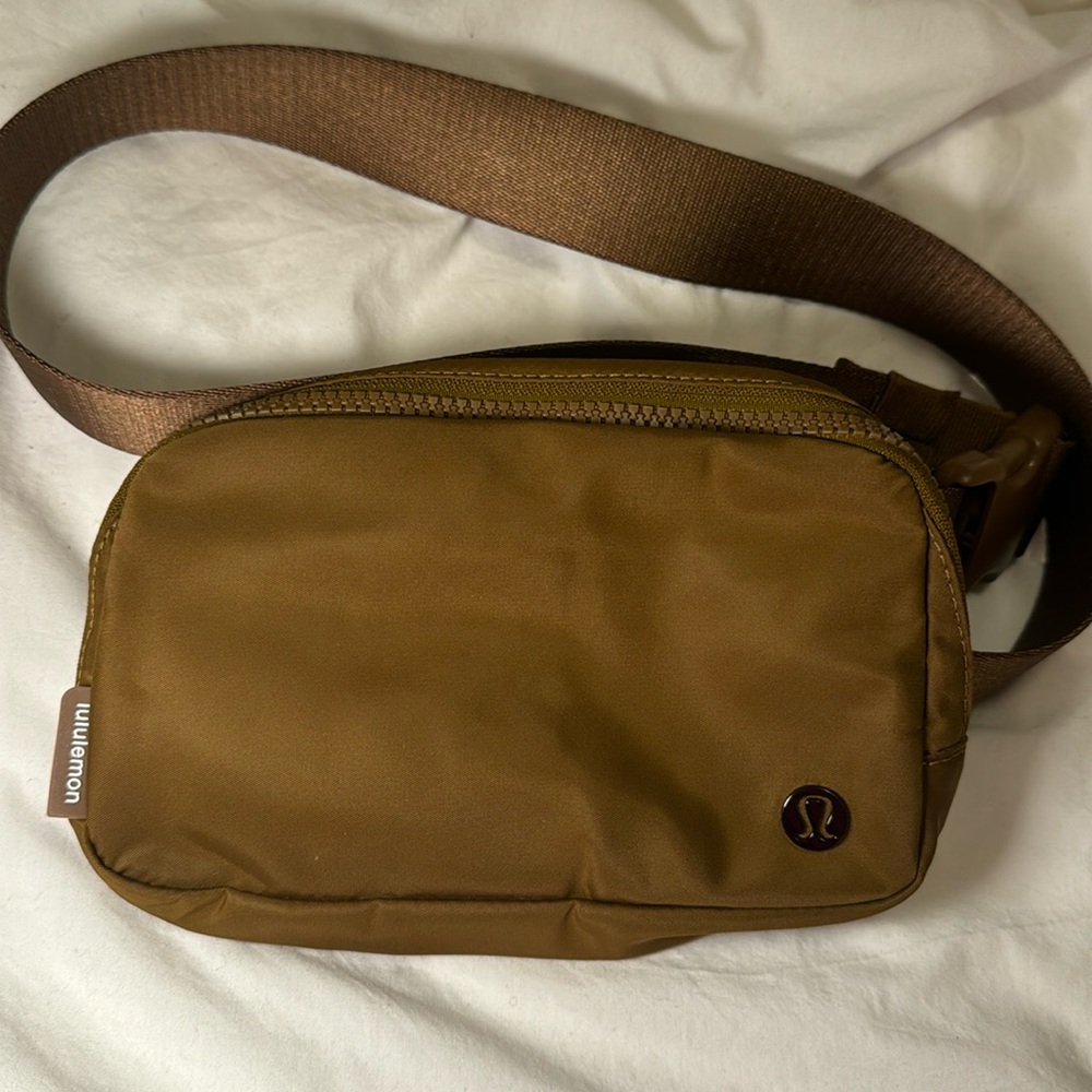 Lululemon 1L Everywhere Burnt Caramel Belt Bag